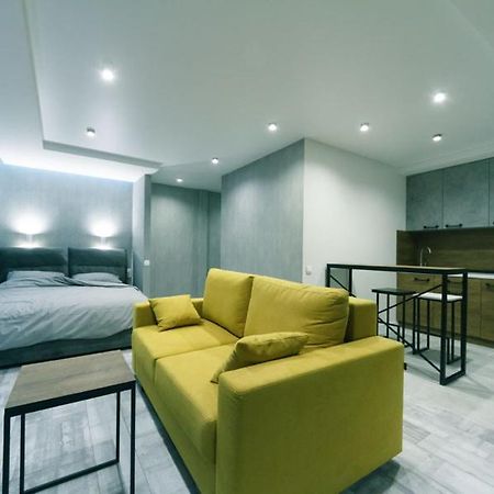 Hotrent City Deluxe Kyiv Exterior foto
