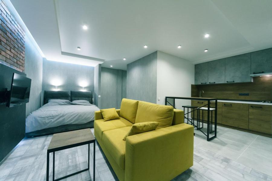 Hotrent City Deluxe Kyiv Exterior foto