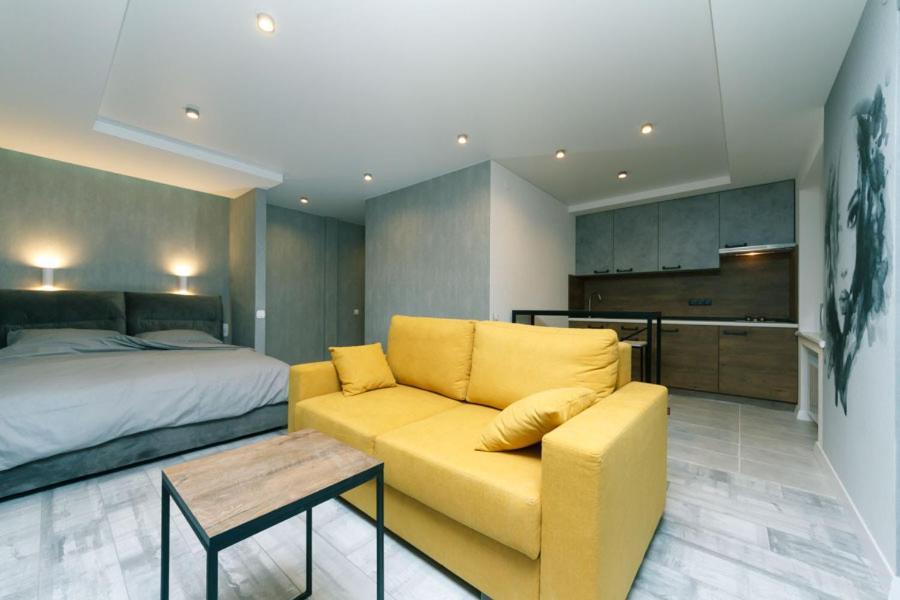 Hotrent City Deluxe Kyiv Exterior foto